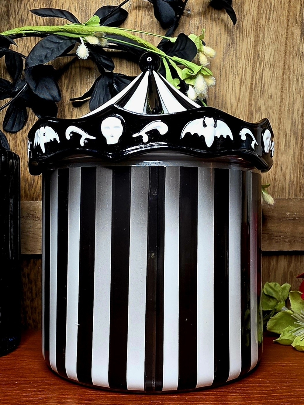 B&BW Spooky Popcorn Member Exclusive 3-Wick Halloween 2026 Candle (UNBLEMISHED) - Picture 4 of 13
